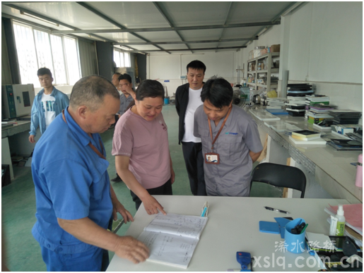 浠水縣總工會(huì)向市、縣職工（勞模）創(chuàng)新工作室授牌